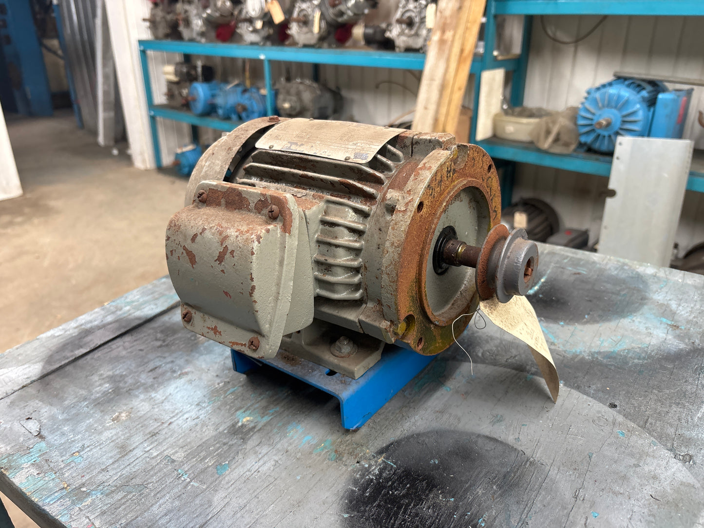 Moteur 1HP - 575V - 3 phases